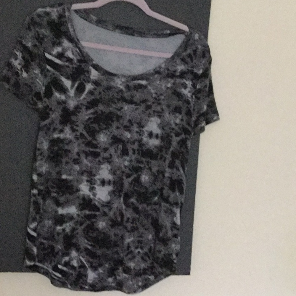Tee shirt